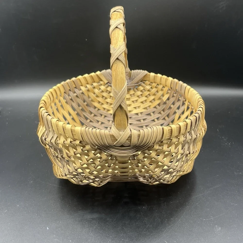 Vintage Hand Woven Buttocks Basket Farm Egg Gathering‎ With Handle